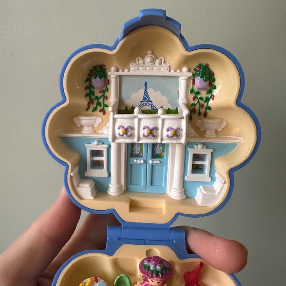 1990 Fifi’s Parisian Apartment Polly Pocket Bluebird Toys Complete Set - Picture 13 of 14